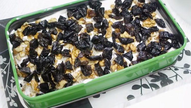 Exquisite and easy no-bake cake with prunes and nuts
