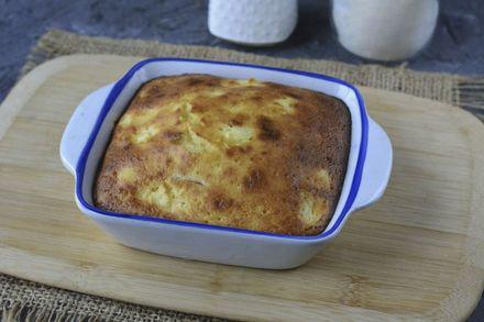 Tender flourless cottage cheese casserole with apples