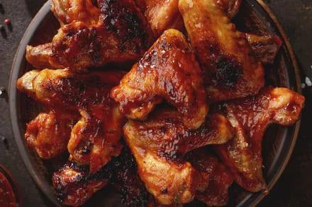 Crispy Outside and Juicy Inside Barbecue Wings in the Oven