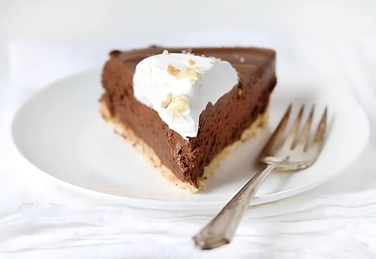 Rich No-bake Chocolate Pie Recipe