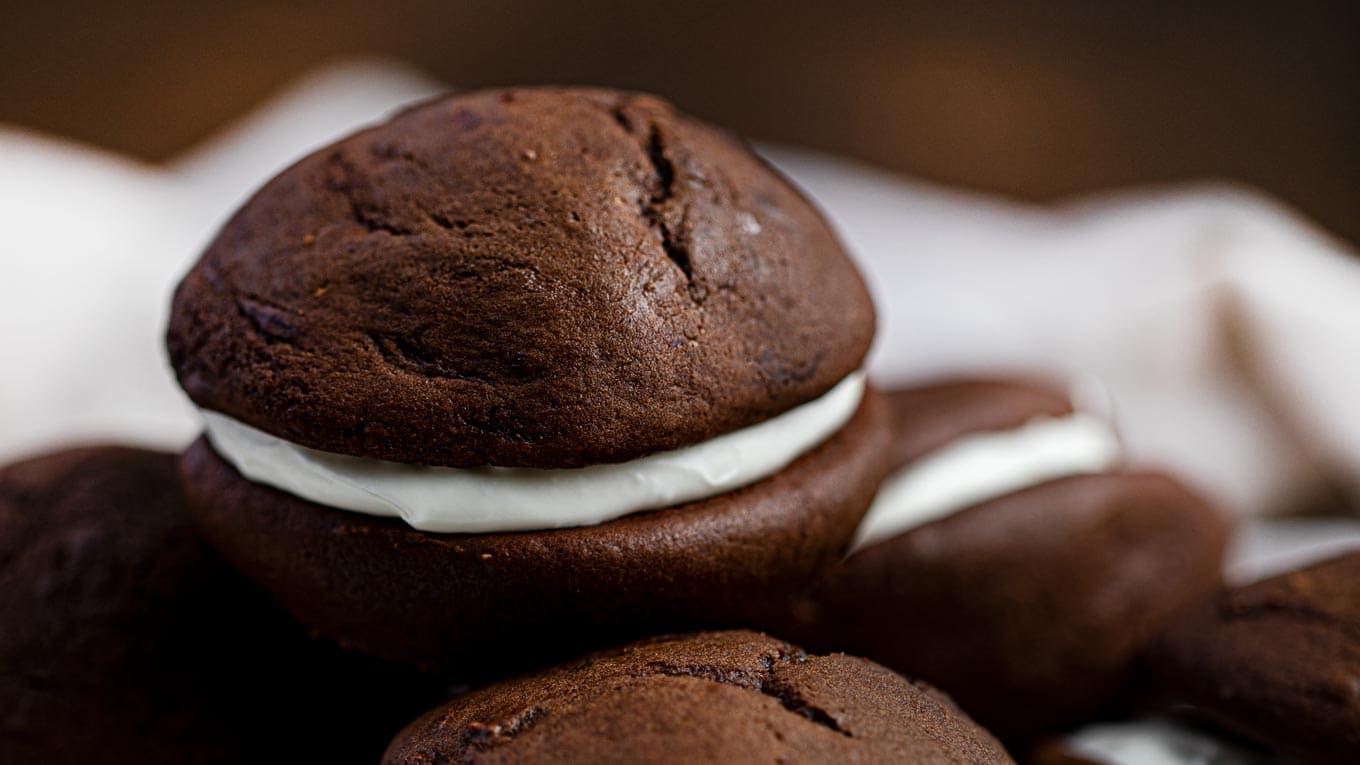 Homemade Whoopie Pies: An American Classic with a Twist