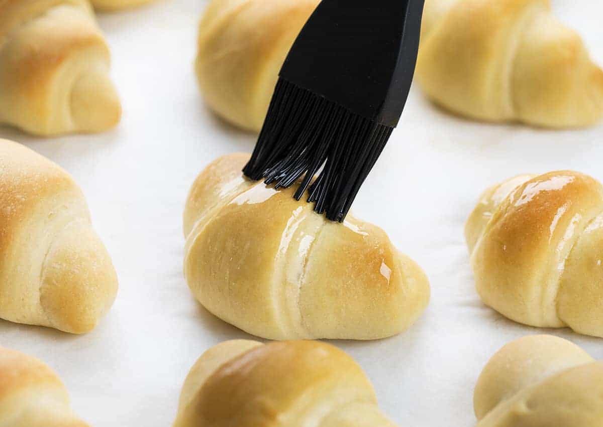 Heavenly Homemade Crescent Rolls: A Fluffy Delight