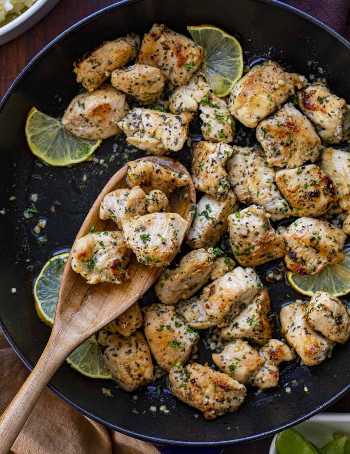Zesty Lemon Garlic Chicken Bites: A Flavorful Culinary Delight