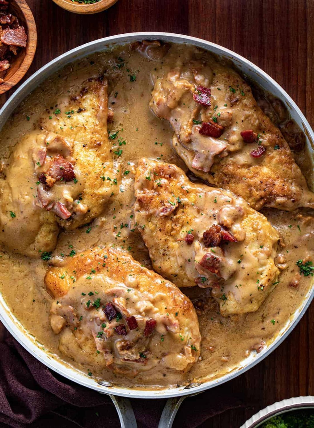 Creating Succulent Smothered Chicken with Creamy Bacon Gravy