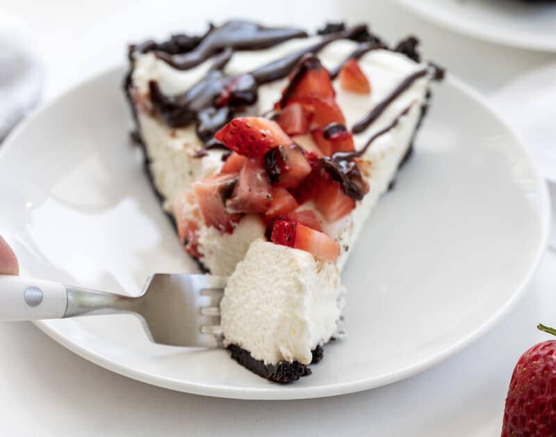 Blissful Strawberry Chocolate Marshmallow Pie