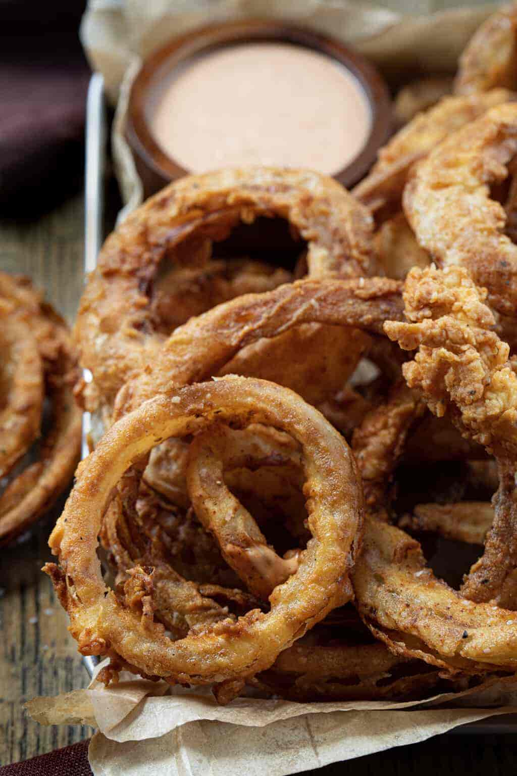 Golden Crunch Delight: Homemade Crispy Onion Rings Recipe